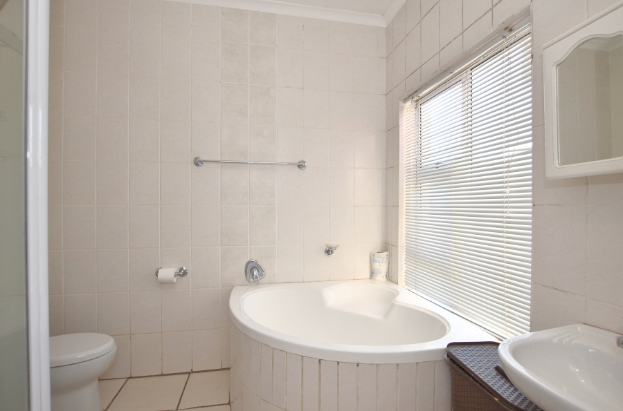 3 Bedroom Property for Sale in Parklands Western Cape